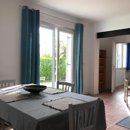 Casa de Férias Gabae, Les Volets Gris, 3 Personnes, Jardin Et Piscine *