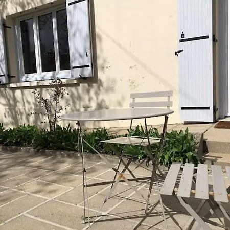 Gabae, Les Volets Gris, 3 Personnes, Jardin Et Piscine Casa de Férias